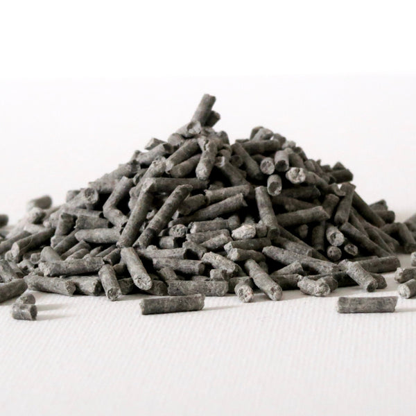 Pottycats natural cat litter in Charcoal